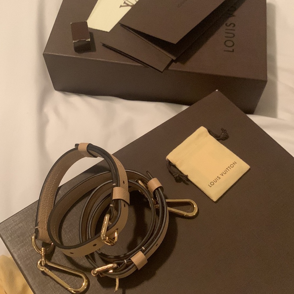 LOUIS VUITTON
Empreinte Speedy Bandouliere 25 Dune - Picture 6 of 8
